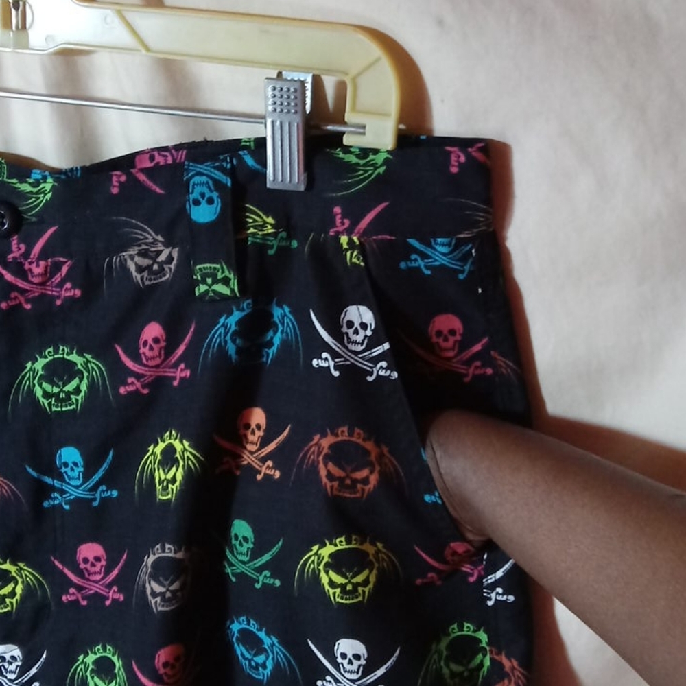 Gama Shorts - Picture 2 of 5